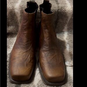 Ariat Men's Brown Leather Chelsea Boots -mint condition